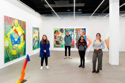 Gruppenbild der ausstellenden KünstlerInnen